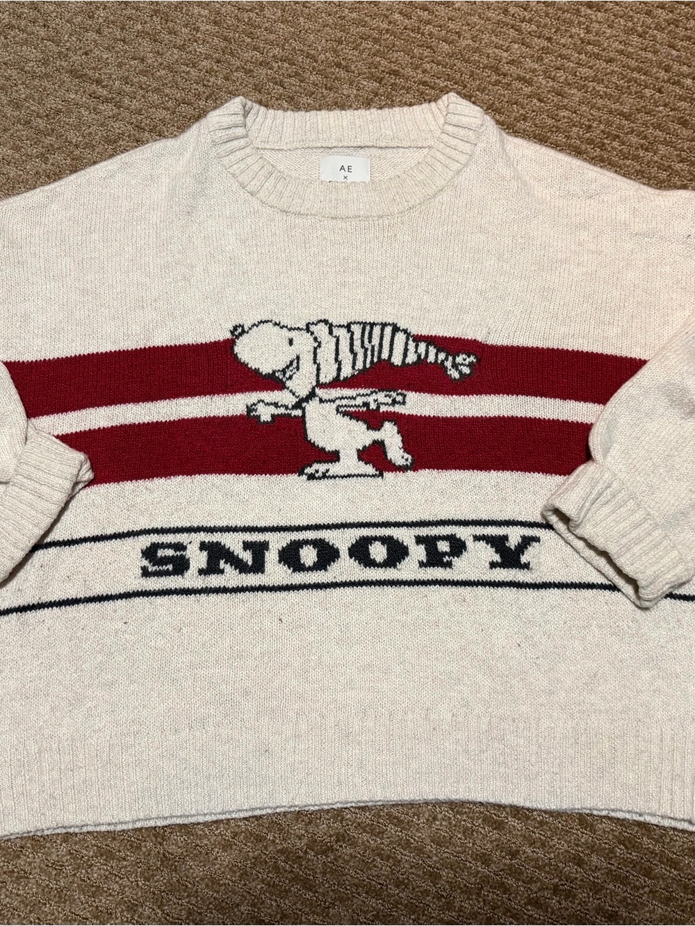 181 American Eagle x Snoopy Cream & Red Graphic Crewneck Sweater - Picture 2 of 10